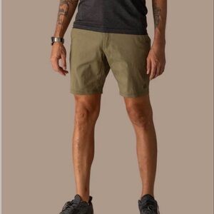 LIVSN Ecotrek Trail Shorts NWT Men’s size 32 Olive Green Outdoor Hiking 8.5”